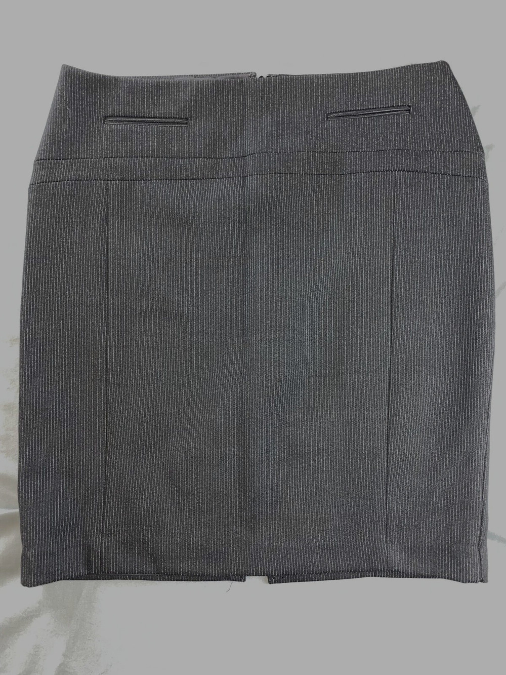 Express Lined Rear Zip Washable Pencil Skirt. Charcoal Pinstripe, Size 2. EUC!